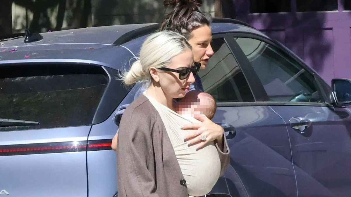Lady Gaga anne oldu: Bebeğiyle ilk kez görüntülendi